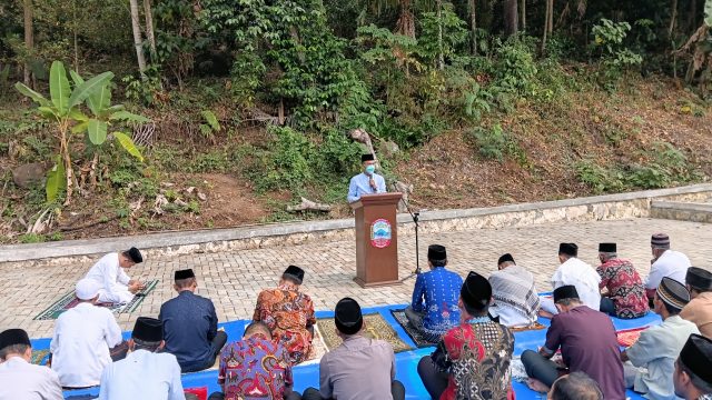 Sholat Istisqa dan Istighosah Serentak 17 Kecamatan, Firdaus, SE.MM : Ikhtiar Perlu Diiringi Doa