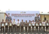 Redam Konflik SARA hingga Ungkap Narkoba, 12 Personel Polres Tanjung Perak Terima Penghargaan.