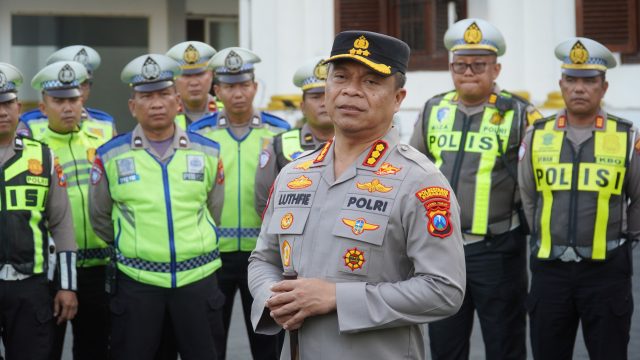 Tilang Manual Surabaya Kembali Berlaku: Kapolrestabes Surabaya Tegaskan Nol Toleransi Penyimpangan