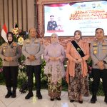 Jadi Ibu Asuh Polwan Polda Jatim, Ny. Lenia Dekananto Dorong Kesejahteraan dan Keharmonisan Keluarga Polri Jadi Ibu Asuh Polwan Polda Jatim, Ny. Lenia Dekananto Dorong Kesejahteraan dan Keharmonisan Keluarga Polri