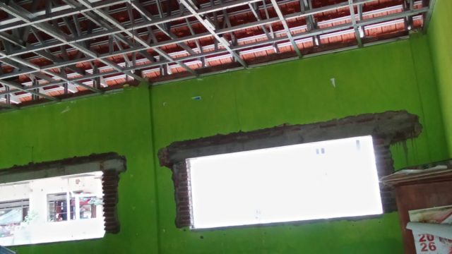SOROTAN PROYEK REVITALISASI SDN COWKE 1 PURWODADI, PASURUAN: DUGAAN KETIDAKSESUAIAN MATERIAL DAN RETAKAN BETON JADI PERHATIAN