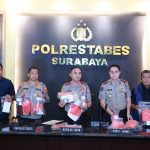 Kapolrestabes Surabaya Bersama Kapolda Jatim Berhasil Amankan 11 Orang Terkait Dugaan Upaya Memicu Kericuhan di Tengah Aksi Mahasiswa Surabaya Kapolrestabes Surabaya Bersama Kapolda Jatim Berhasil Amankan 11 Orang Terkait Dugaan Upaya Memicu Kericuhan di Tengah Aksi Mahasiswa Surabaya