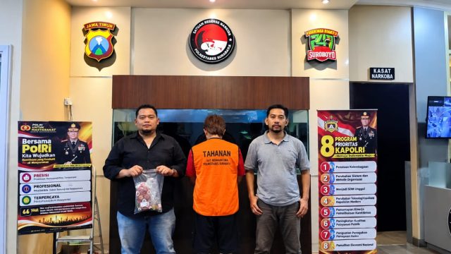 Kos Ploso Digrebek Polrestabes Surabaya, 40 Paket Seberat Sabu Disita Satresnarkoba Polrestabes Surabaya