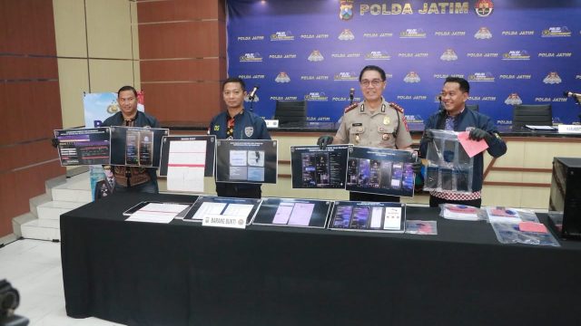 Polda Jatim Ungkap Sindikat Jual Beli Akun Bodong hingga Promosi Judi Online Kamboja